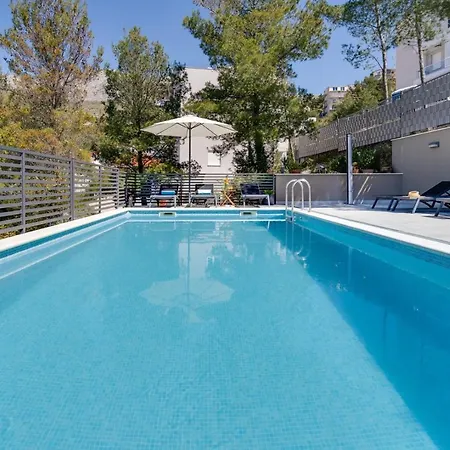 New - Nina With Private 32 Sqm Heated Pool, 5 Bedrooms, Fun Zone, 850m From The *