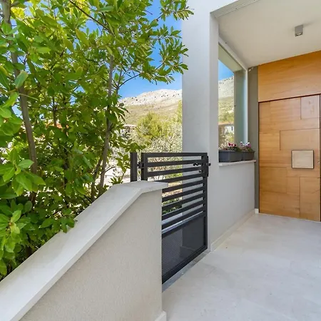Villa New - Nina With Private 32 Sqm Heated Pool, 5 Bedrooms, Fun Zone, 850m From The *