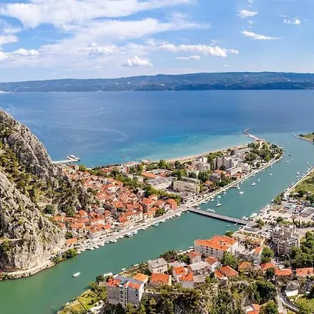 Nina With Private 32 Sqm Heated Pool, 5 Bedrooms, Fun Zone, 850m From The