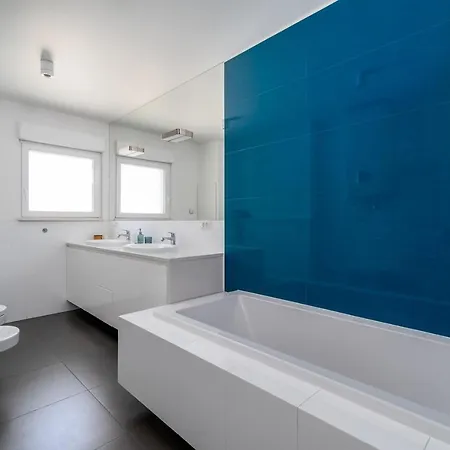 Βίλα Nina With Private 32 Sqm Heated Pool, 5 Bedrooms, Fun Zone, 850m From The